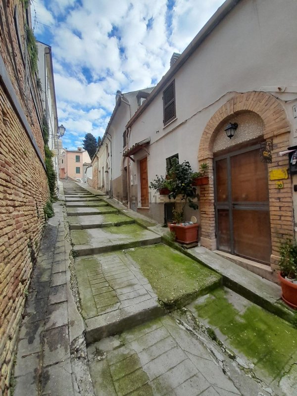 appartamento in vendita a Loreto Aprutino