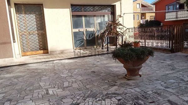 appartamento in vendita a Loreto Aprutino in zona Santa Maria in Piano