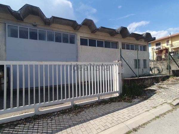 capannone in vendita a Loreto Aprutino