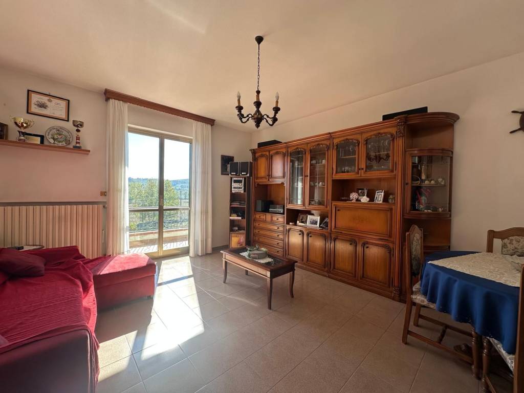appartamento in vendita a Loreto Aprutino