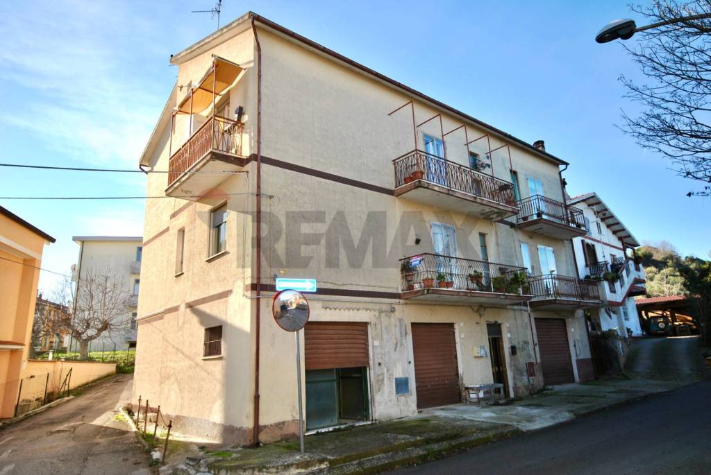 appartamento in vendita a Loreto Aprutino