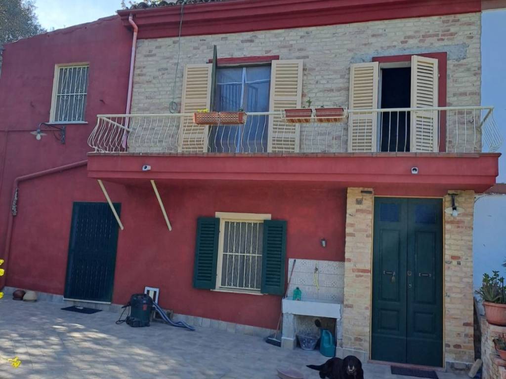 appartamento in vendita a Loreto Aprutino