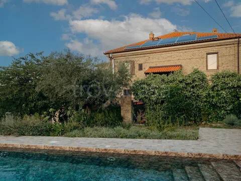 casa indipendente in vendita a Loreto Aprutino