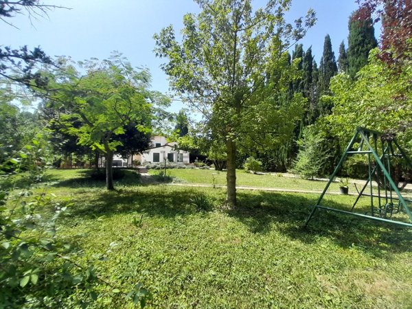 casa indipendente in vendita a Loreto Aprutino