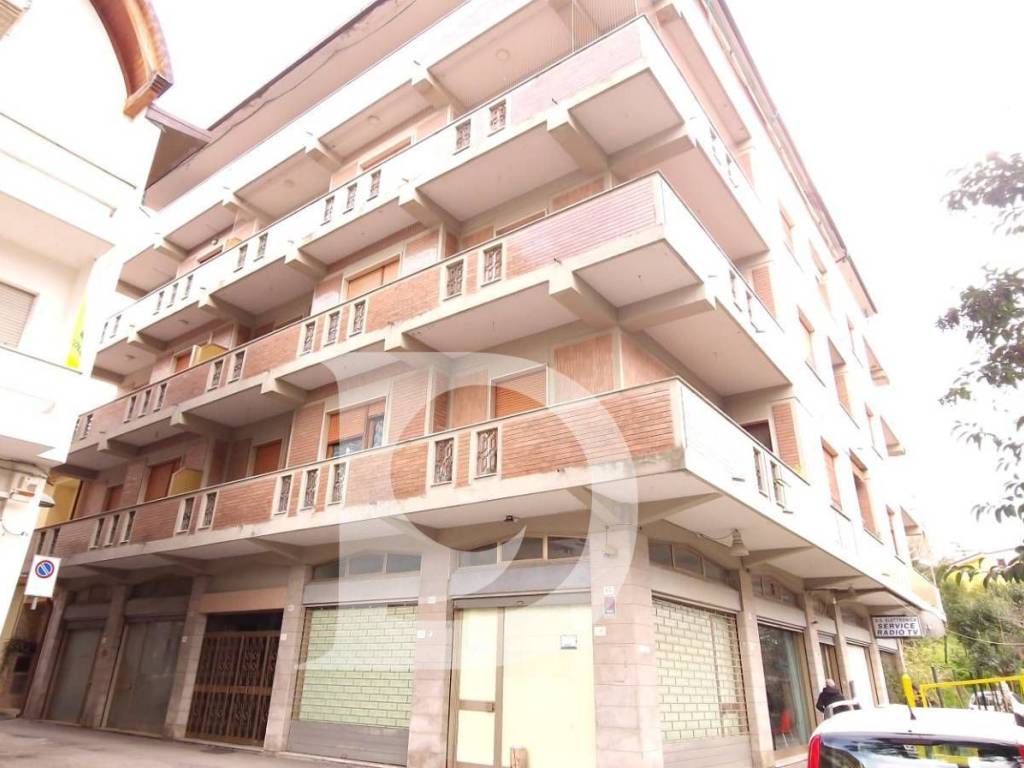 appartamento in vendita a Loreto Aprutino