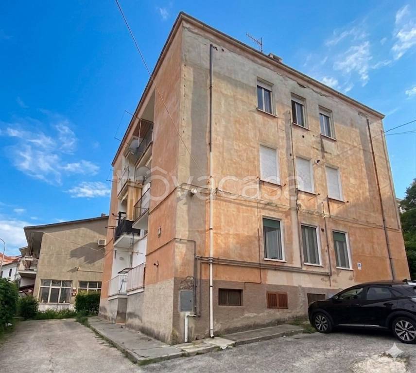 appartamento in vendita a Loreto Aprutino