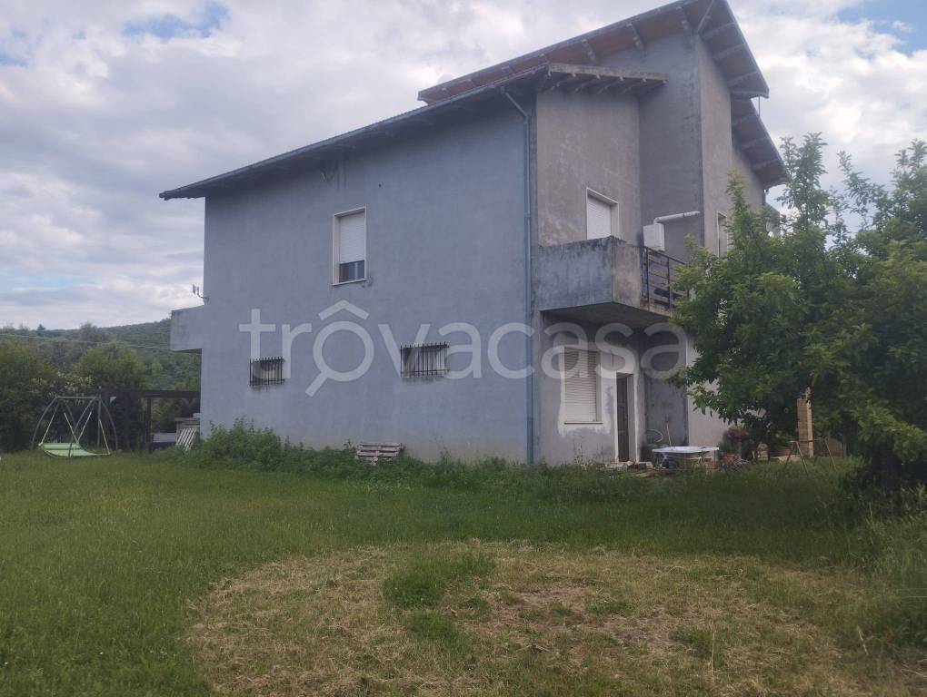 casa indipendente in vendita a Loreto Aprutino
