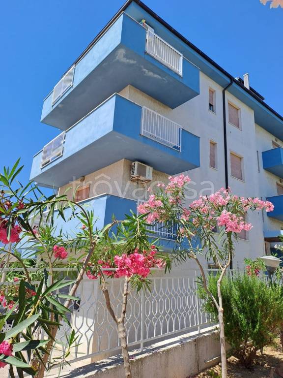 appartamento in vendita a Loreto Aprutino