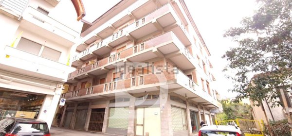 appartamento in vendita a Loreto Aprutino