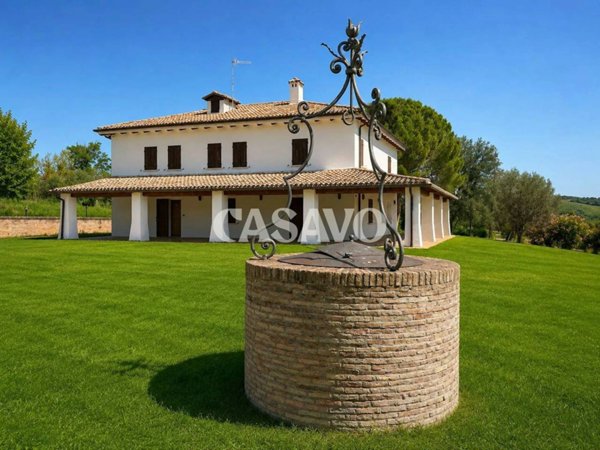 casa indipendente in vendita a Loreto Aprutino
