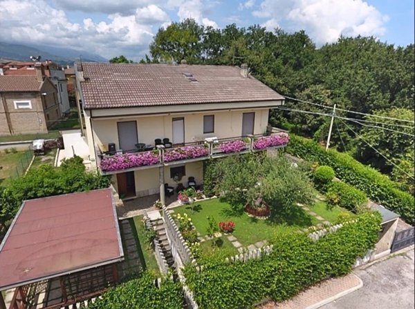 casa indipendente in vendita a Loreto Aprutino