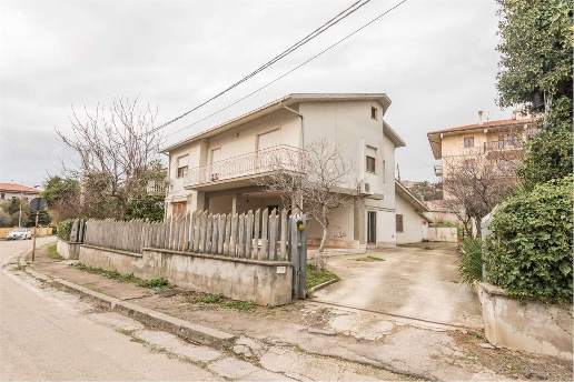 casa indipendente in vendita a Loreto Aprutino in zona Valle Stella