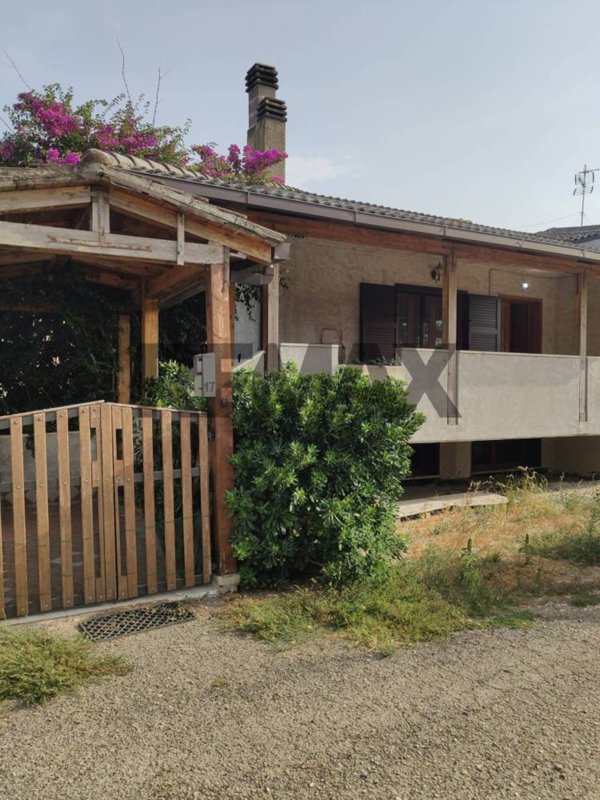 appartamento in vendita a Loreto Aprutino in zona Cordano