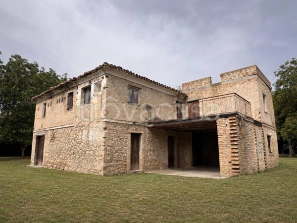 casa indipendente in vendita a Loreto Aprutino in zona Scannella Inferiore