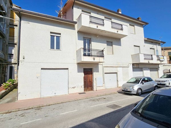 box auto in vendita a Loreto Aprutino in zona Valle Stella