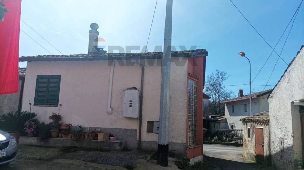 casa indipendente in vendita a Loreto Aprutino