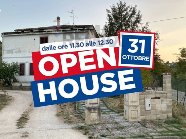casa indipendente in vendita a Loreto Aprutino in zona Collepalma