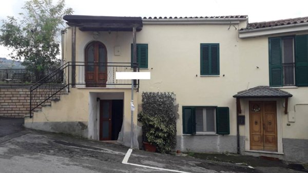 casa indipendente in vendita a Manoppello