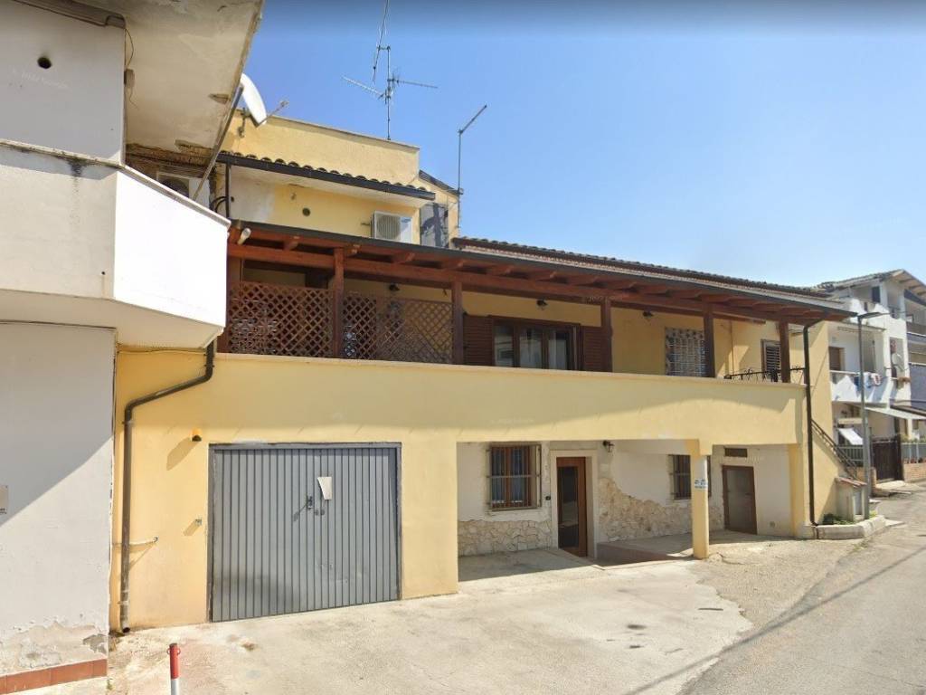 casa indipendente in vendita a Manoppello in zona Manoppello Scalo