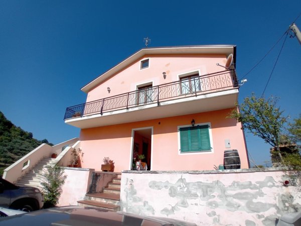 casa indipendente in vendita a Manoppello