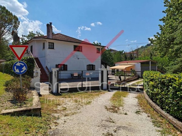 casa indipendente in vendita a Manoppello