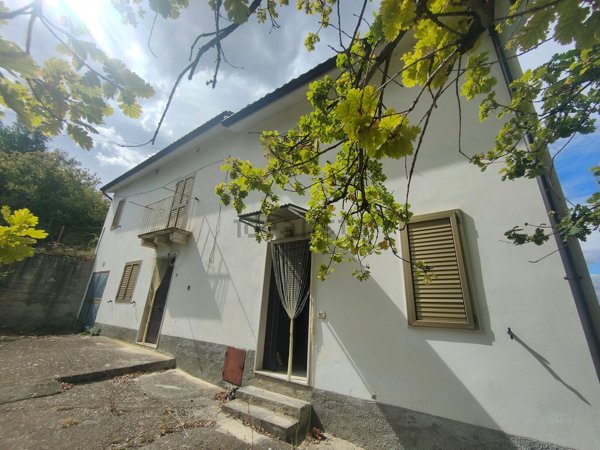 casa indipendente in vendita a Manoppello