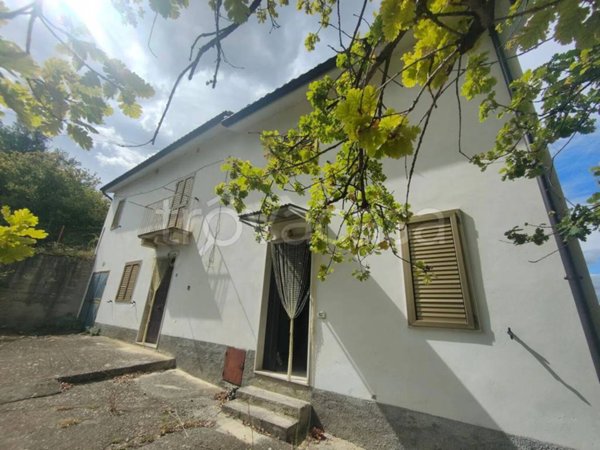 casa indipendente in vendita a Manoppello
