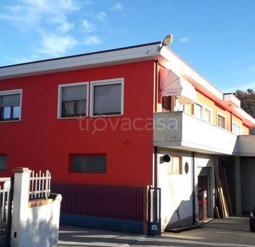 locale commerciale in vendita a Manoppello