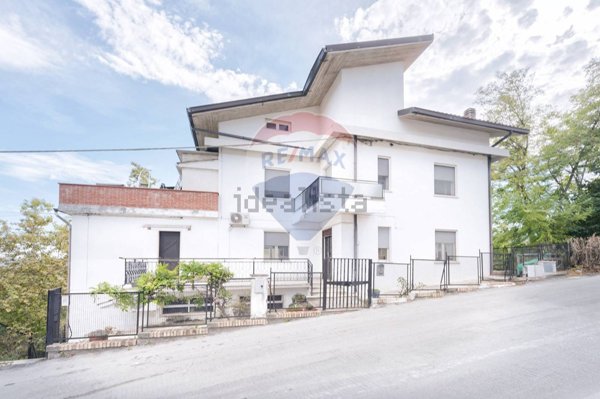casa semindipendente in vendita a Manoppello