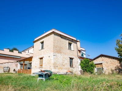 casa indipendente in vendita a Manoppello in zona Santa Maria Arabona