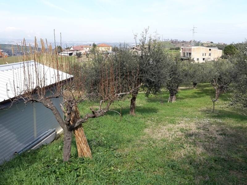 terreno edificabile in vendita a Manoppello