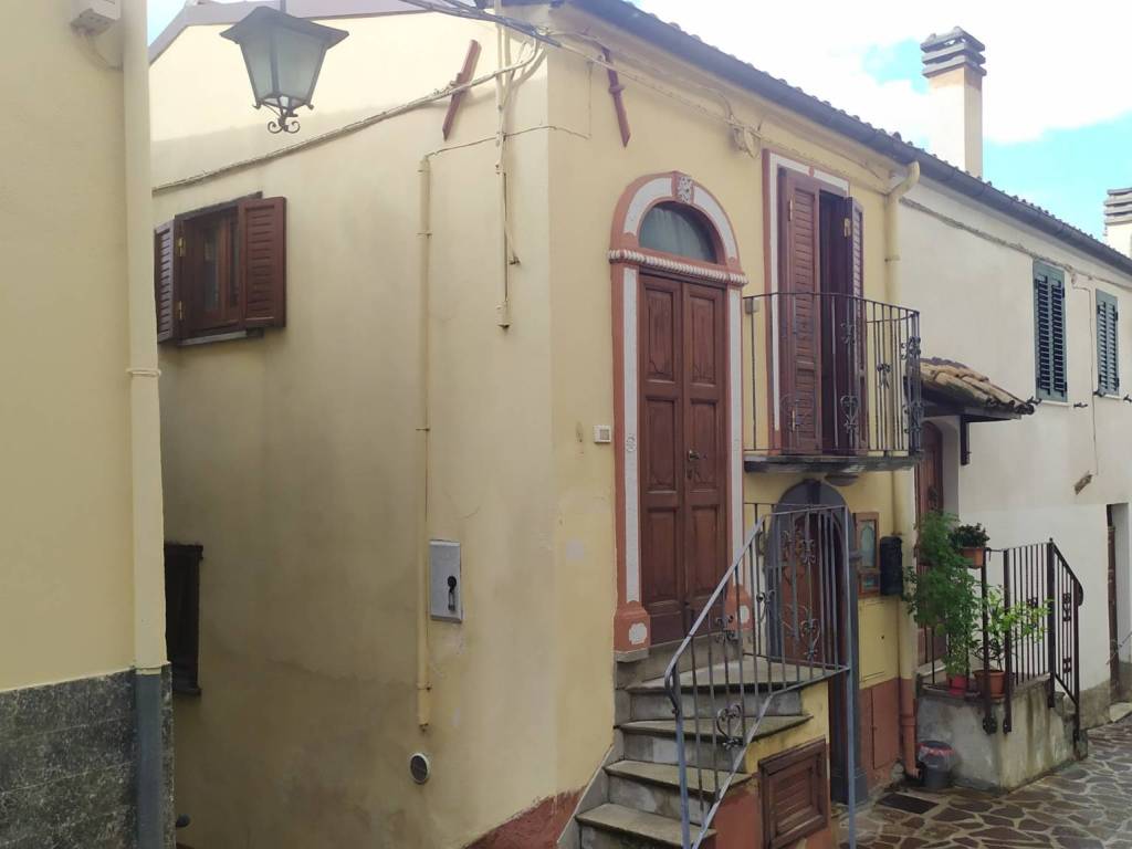 casa indipendente in vendita a Manoppello