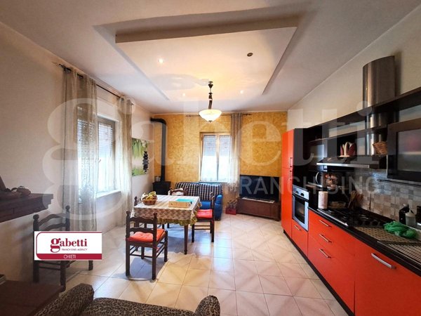 casa indipendente in vendita a Manoppello