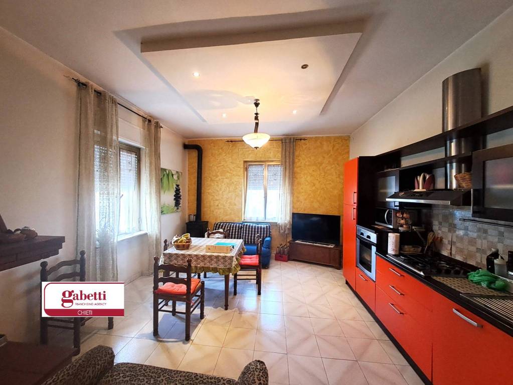 casa indipendente in vendita a Manoppello