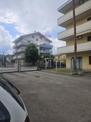 locale commerciale in vendita a Manoppello in zona Manoppello Scalo