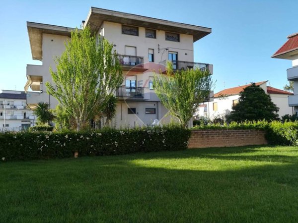 quadrivano in vendita a Manoppello in zona Manoppello Scalo