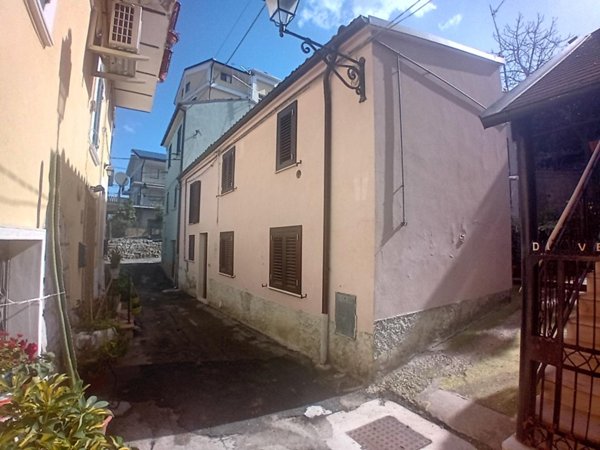 casa indipendente in vendita a Manoppello