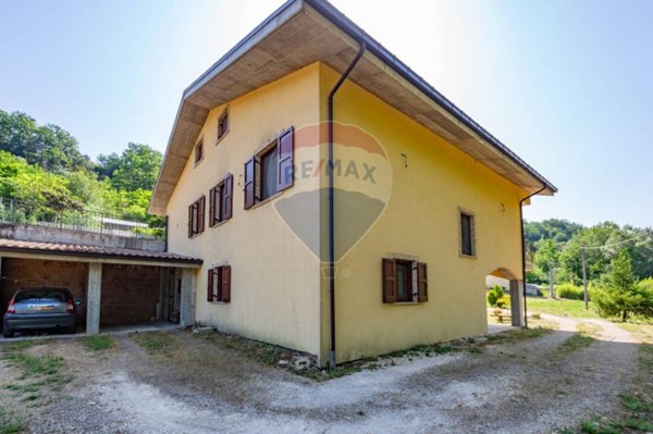 casa indipendente in vendita a Manoppello