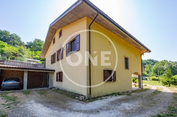 casa indipendente in vendita a Manoppello