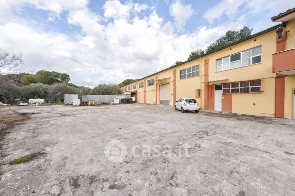 locale commerciale in vendita a Manoppello in zona Manoppello Scalo
