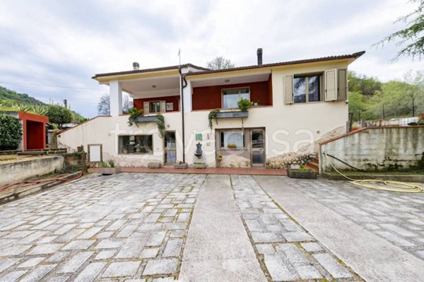 casa indipendente in vendita a Manoppello