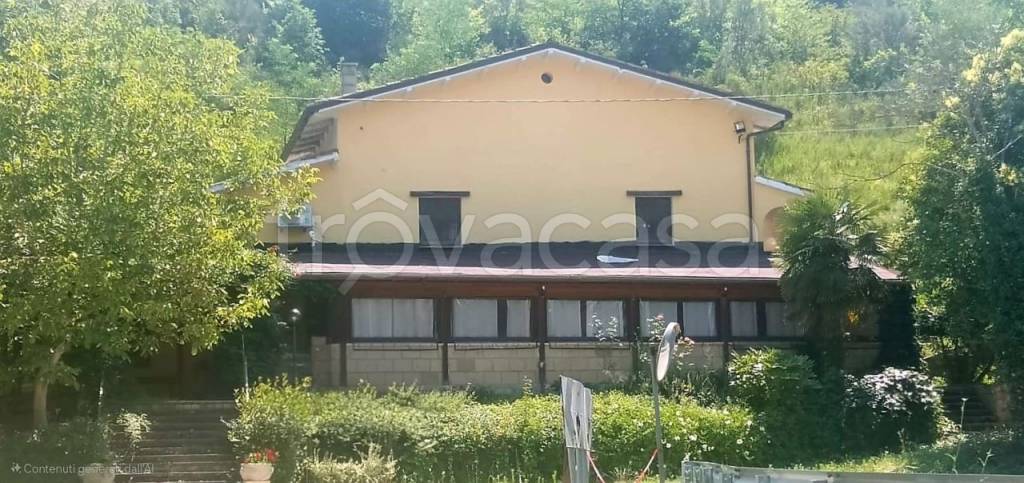 casa indipendente in vendita a Manoppello