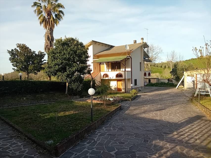 casa indipendente in vendita a Manoppello in zona Manoppello Scalo