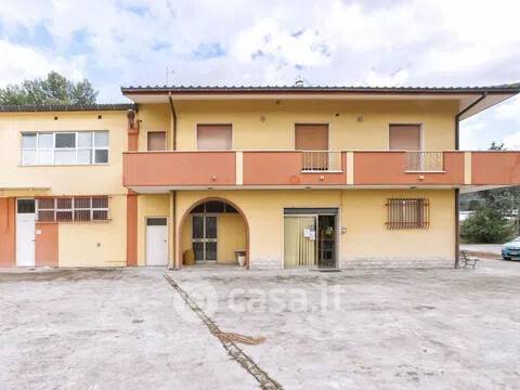 locale commerciale in vendita a Manoppello in zona Manoppello Scalo