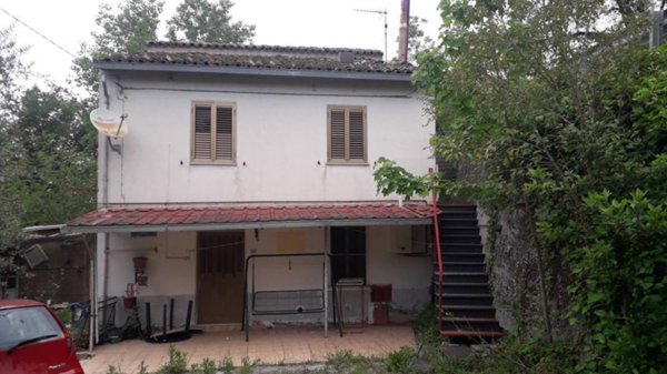 casa indipendente in vendita a Manoppello