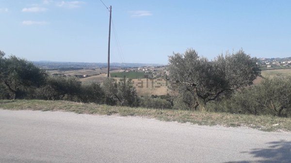 terreno agricolo in vendita a Manoppello in zona Ripacorbaria