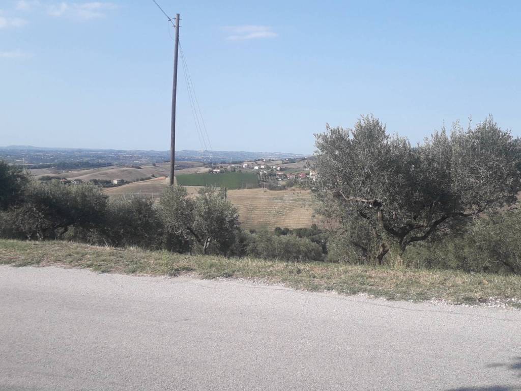terreno agricolo in vendita a Manoppello in zona Manoppello Scalo