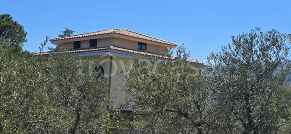 casa indipendente in vendita a Manoppello