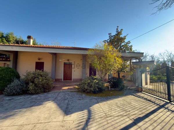 casa indipendente in vendita a Manoppello in zona Manoppello Scalo