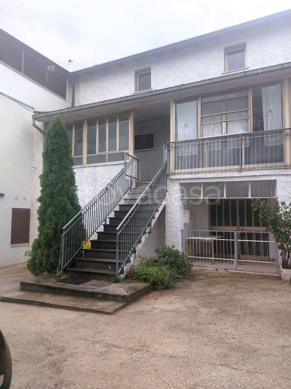 casa indipendente in vendita a Manoppello